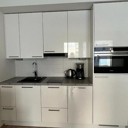 City Apartment Nearby Airport Vanda Exteriör bild